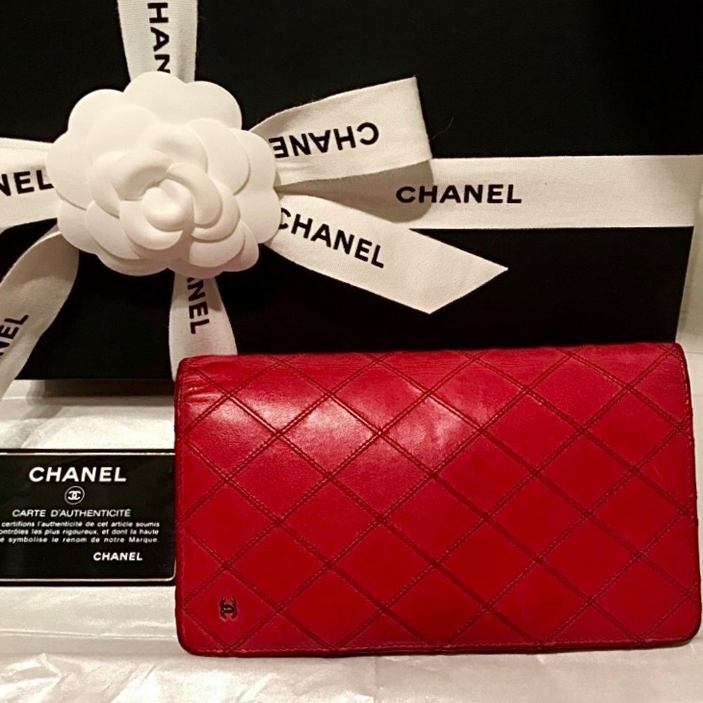 Auth  CHANEL Double Stitch Quilted Bifold Wallet